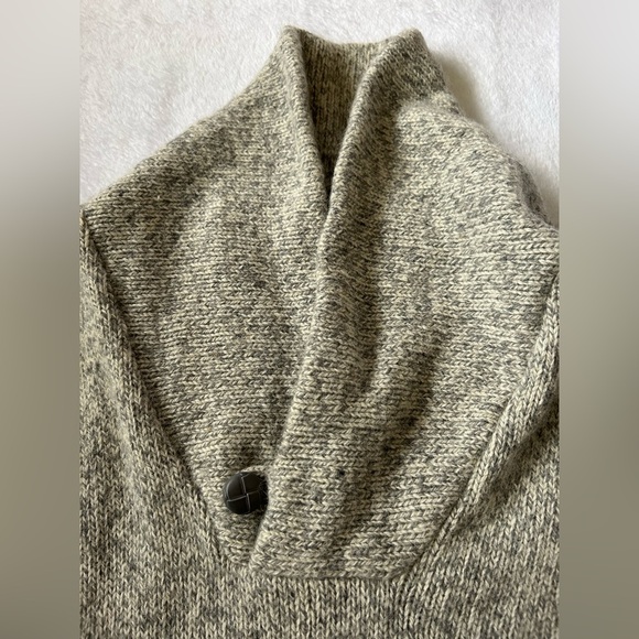 Vintage London Fog Wool Sweater​ - Picture 4 of 6
